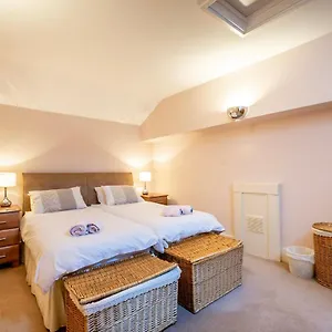 43 County House Apartment York