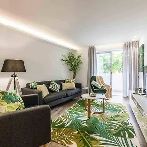 Downtown 3-bedroom Luxury Apartment Albufeira