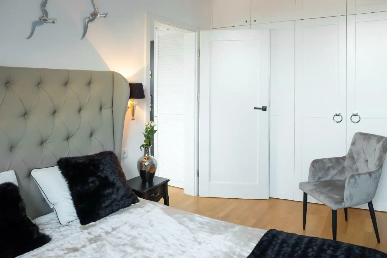 Moon River Apartments Gdansk Old Town 0*,